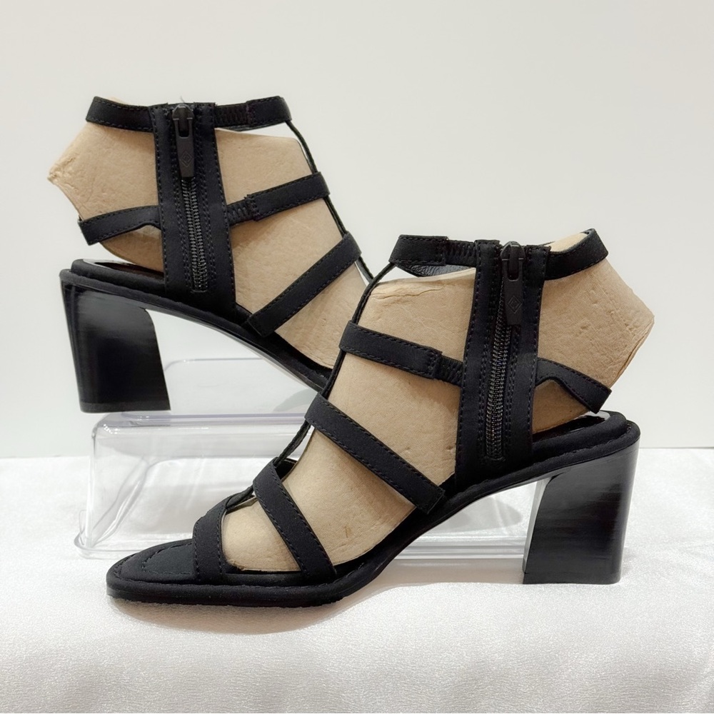 Donald J. Pliner Strappy Heels size 6M EUC - Picture 5 of 15